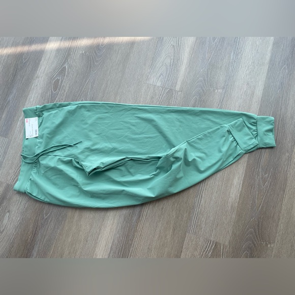 NWT XS Sold Out Color Uniqlo Airism jogger pants - Picture 8 of 10